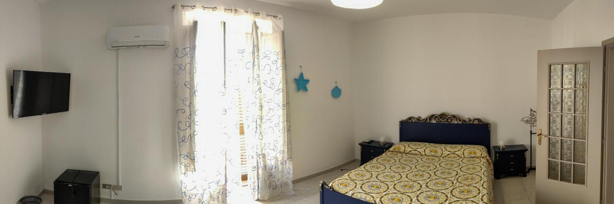 Отель Petite Etoile Сант'Агата-ди-Милите Экстерьер фото